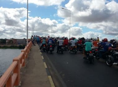 Paulo Afonso: Protesto contra governo federal fecha ponte que dá acesso à cidade
