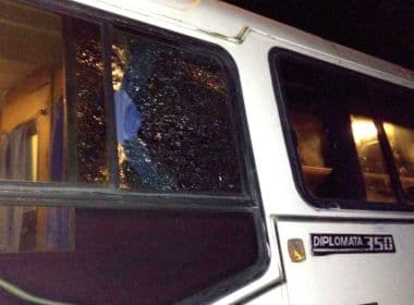 Itapitanga: Protesto cobra recuperação de BA em que ônibus com estudantes foi assaltado