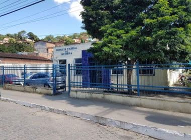 Cachoeira: Grupo atira em delegacia; ato seria retaliação contra prisão de traficantes 