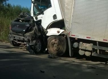Mucuri: Jovem morre em colisão de carro com caminhão na BR-101