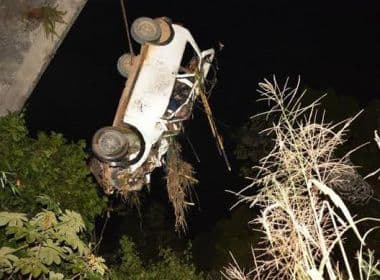 Itajuípe: Dois morrem após carro cair de ponte na BR-101