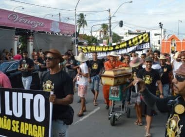Senhor do Bonfim: Grupo protesta contra decisão do TJ-BA de proibir guerra de espadas