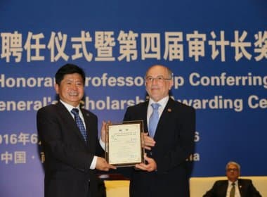 Presidente do TCU recebe título de doutor honoris causa de universidade chinesa