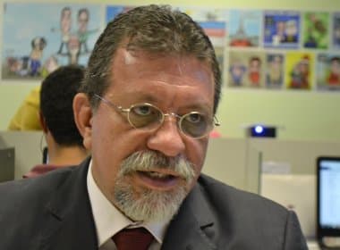 Afonso Florence avalia que Temer não deve abandonar Dilma e Palácio do Planalto