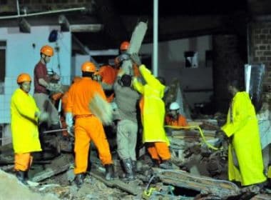 Massaranduba: Varredura não encontra vítimas e escombros são retirados com escavadeira
