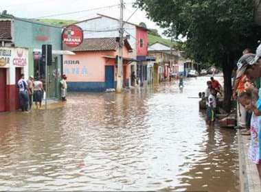 Medeiros Neto: 200 famílias estão desalojadas após chuvas