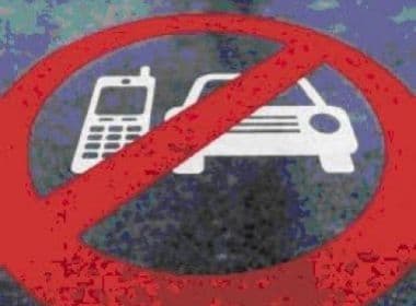 Aplicativo evita o recebimento de telefonemas enquanto o motorista dirige
