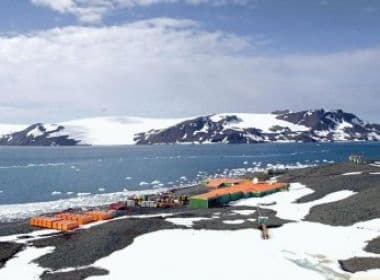 Incêndio em base do Brasil deixa ferido e 2 desaparecidos na Antártida