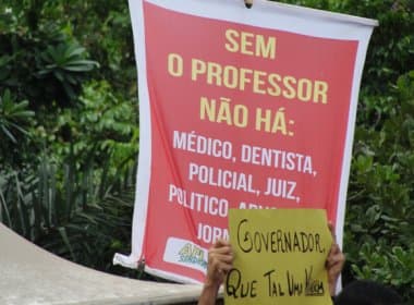 Professores da rede estadual decidem mais uma vez manter greve na Bahia