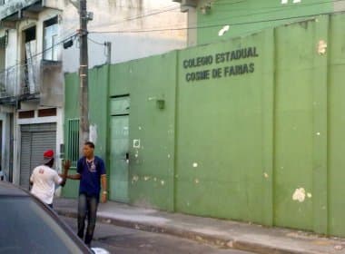 Colégio Estadual Cosme de Farias retoma aulas oficialmente, mas alunos seguem sem estudar