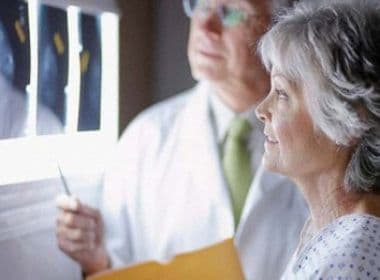 Mais de 30% das mulheres terão osteoporose após a menopausa, diz Abrasso
