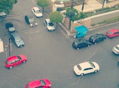 Feira de Santana: Chuva deixa ruas alagadas; Internautas brincam com a situação