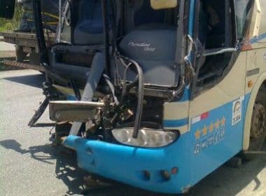 Ônibus que deixou Ibirapitanga com destino a São Paulo bate em rodovia mineira 