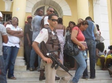 São Félix: Prefeito aciona polícia após suspender nomeação de concursados
