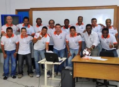 Ex-jogadores de clubes baianos recebem cursos de idiomas para atuar na Copa de 2014
