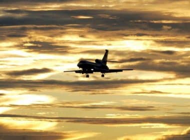 Aquecimento global pode tornar viagens de avião mais turbulentas e caras, diz estudo