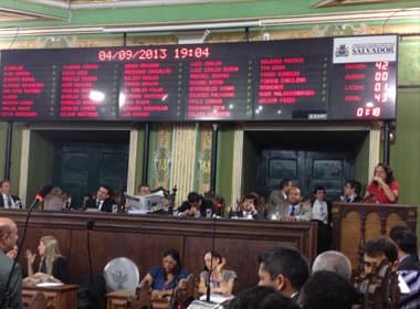 Em sessão repleta de embates, Câmara aprova reajustes de servidores e IPTU