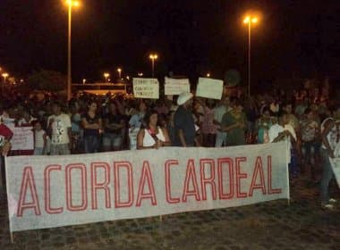 População organiza manifestação contra obras inacabadas em Cardeal da Silva