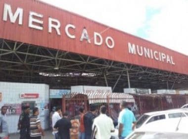 Oito pessoas são presas em operação policial no mercado municipal de Simões Filho