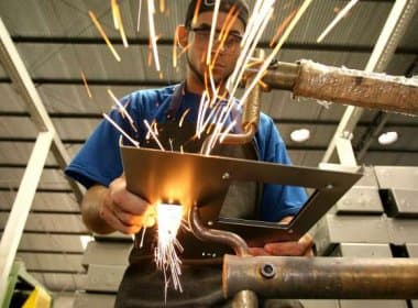 Produção industrial baiana registra crescimento de 6,6% em 12 meses