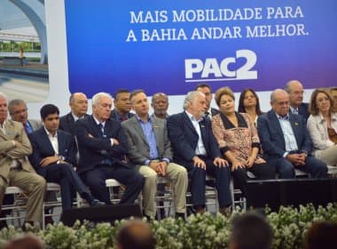 Dilma assina contrato do metrô e anuncia BRT e VLT; Era &#039;cabeça de jegue enterrada&#039;, diz Wagner