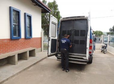 Cadeia lotada: Polícia transfere detentos de Brumado para Salvador