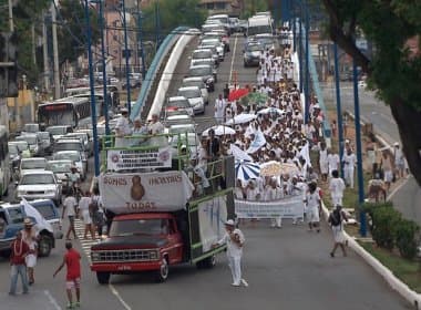 Religiosos fazem caminhada em Salvador contra a intolerância religiosa