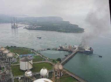 Técnicos do Inema avaliam impacto ambiental após explosão no Porto de Aratu