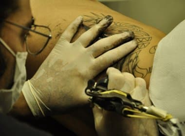 Anvisa suspende venda de tinta para tatuagem em território nacional