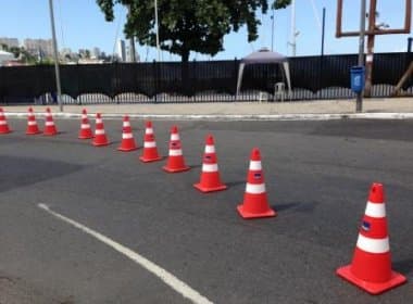 Pelegrino critica uso de cones com marca do Itaú;secretário da Ecopa diz que assinatura é legal