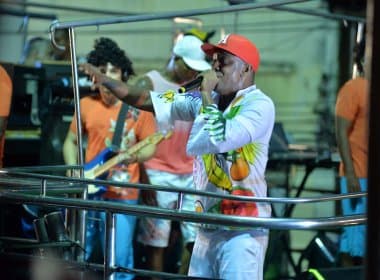 &#039;Lepo Lepo&#039; leva o Troféu Bahia Folia e é escolhida a música do carnaval