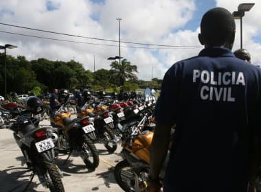 Policiais civis aprovam indicativo de greve e paralisação de 48h
