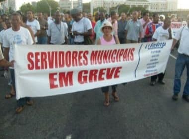Servidores municipais de Salvador paralisam atividades