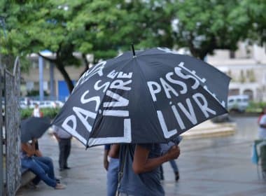Protesto contra Copa: Com baixa adesão e chuva, manifestantes convocam pessoas