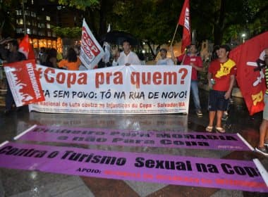 Protesto contra Copa ganha reforço e inicia passeata até a Fonte Nova