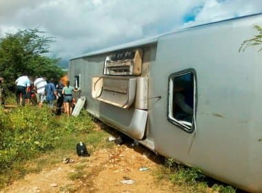 Acidente com ônibus no interior do Ceará deixa cerca de 20 mortos