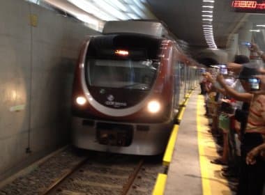 Metrô de Salvador faz primeira viagem com &#039;povão&#039;