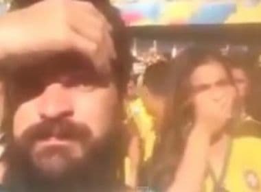 Bruna Marquezine se incomoda com ‘pum’ e filmagem e repreende torcedor em estádio