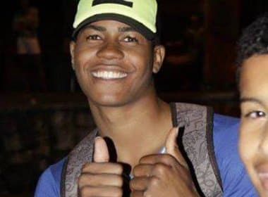Jovem é espancado por policiais da Base Comunitária do Rio Sena, acusa família