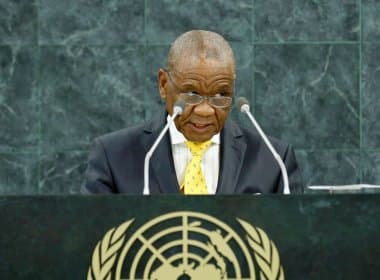 Primeiro-ministro do Lesoto denuncia golpe, foge e pede intervenção militar