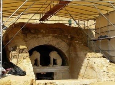 Tumba de proporções faraônicas é encontrada na Grécia; Ainda não se sabe o dono 