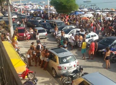 Motoristas estacionam em local proibido na nova orla de São Tomé de Paripe