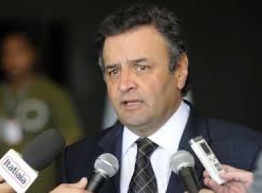 Aécio promete demitir diretoria da Petrobras caso seja eleito