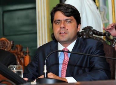 Paulo Câmara teria apoio de 30 vereadores para permanecer na presidência, diz colunista