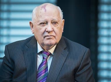 Mikhail Gorbachev acredita que o mundo está à beira de uma segunda Guerra Fria
