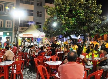 Salvador: Bares e restaurantes não poderão usar mesas plásticas ou de ferro em áreas frontais