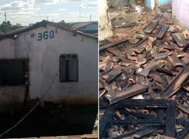 Casa de suspeito de estuprar e matar vizinha em Teixeira de Freitas é incendiada