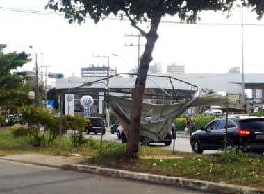 PM afirma que toldo de ponto de parada de viaturas no Costa Azul já foi retirado