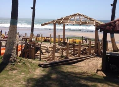 Construção de barracas de praia em Vilas do Atlântico descumpre norma