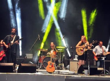 Para público pequeno e fãs, Banda do Mar abre segunda noite do Festival de Verão